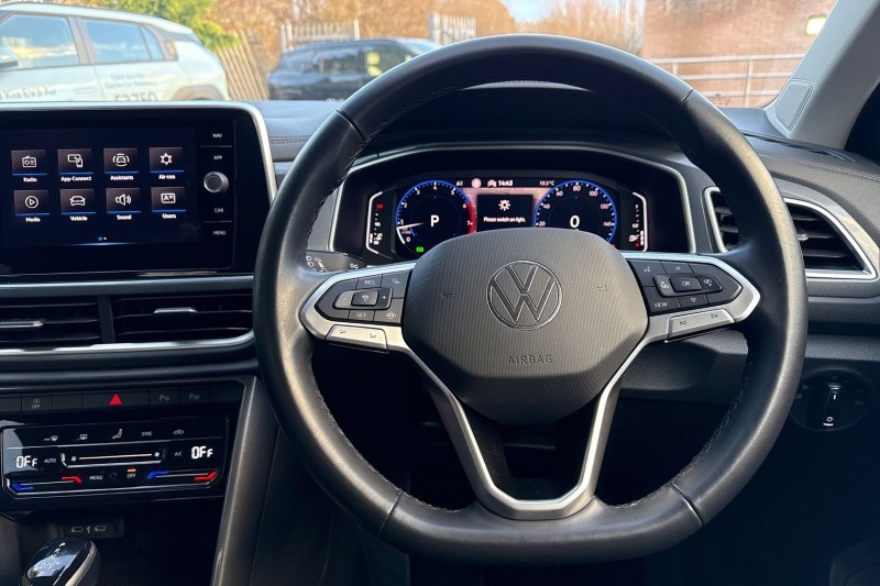 Used Volkswagen T-Roc 2023 for sale - 76981216: Photo 17