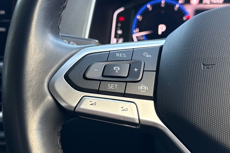 Used Volkswagen T-Roc 2023 for sale - 76981216: Photo 18