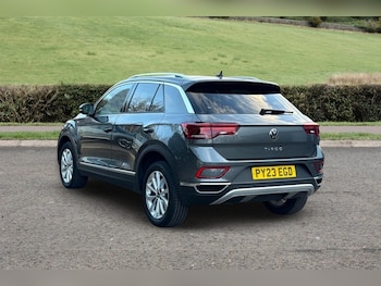 Used Volkswagen T-Roc 2023 for sale - 76981216: Photo