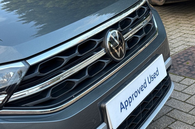 Used Volkswagen T-Roc 2023 for sale - 76981216: Photo 35