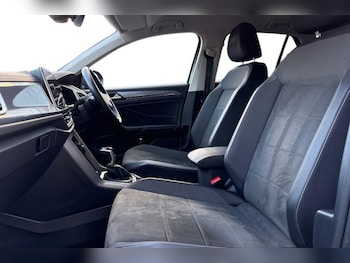 Used Volkswagen T-Roc 2023 for sale - 76981216: Photo