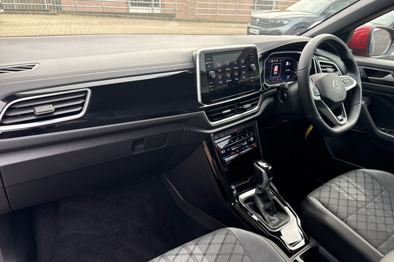 Used Volkswagen T-Roc 2025 for sale - 76980942: Photo 31