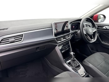 Used Volkswagen T-Roc 2024 for sale - 79081040: Photo
