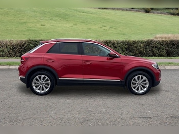 Used Volkswagen T-Roc 2024 for sale - 79081040: Photo