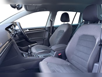 Used Volkswagen Golf 2018 for sale - 77474740: Photo