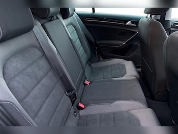 Used Volkswagen Golf 2018 for sale - 77474740: Photo