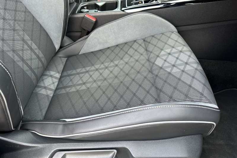 Used Volkswagen Golf 2024 for sale - 77877721: Photo 15