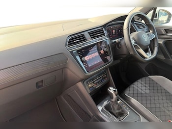 Used Volkswagen Tiguan 2023 for sale - 79299299: Photo