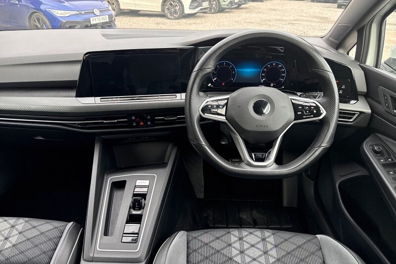 Used Volkswagen Golf 2021 for sale - 77700975: Photo 21