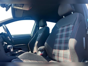 Used Volkswagen Golf 2019 for sale - 79101934: Photo