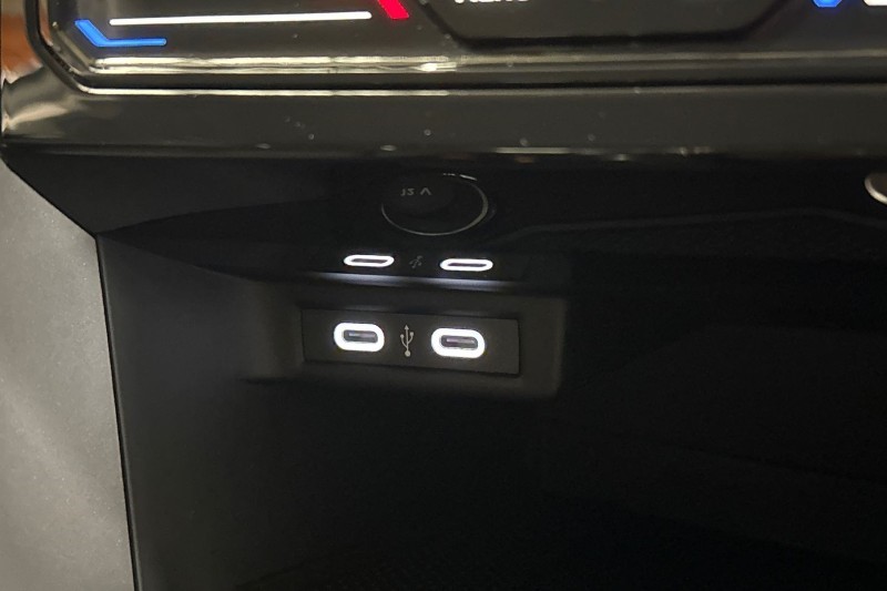 Used Volkswagen T-Roc 2024 for sale - 76982333: Photo 35