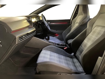 Used Volkswagen Golf 2021 for sale - 76982147: Photo