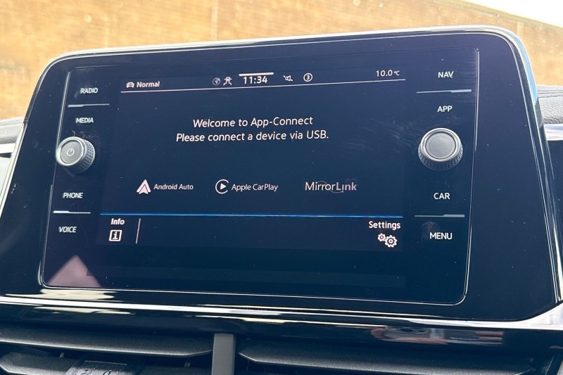 Used Volkswagen T-Roc 2023 for sale - 77700992: Photo 25