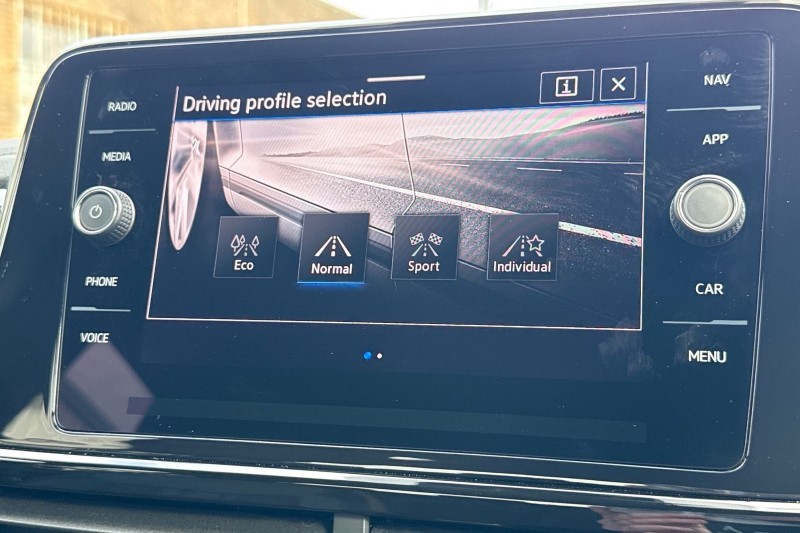 Used Volkswagen T-Roc 2023 for sale - 77700992: Photo 27