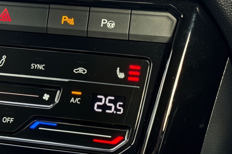 Used Volkswagen T-Roc 2023 for sale - 77700992: Photo 28