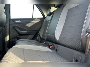 Used Volkswagen T-Roc 2022 for sale - 77965427: Photo