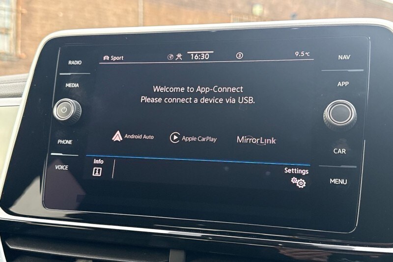 Used Volkswagen T-Roc 2023 for sale - 77700978: Photo 23