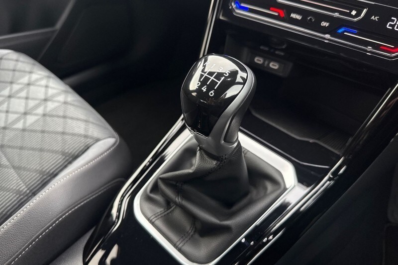 Used Volkswagen T-Roc 2023 for sale - 77700978: Photo 27