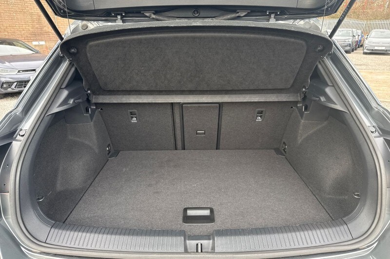 Used Volkswagen T-Roc 2023 for sale - 77700978: Photo 31