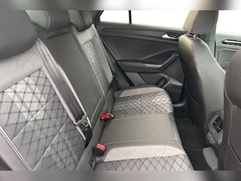 Used Volkswagen T-Roc 2023 for sale - 77700978: Photo