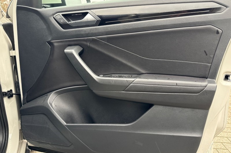 Used Volkswagen T-Roc 2023 for sale - 76982003: Photo 11