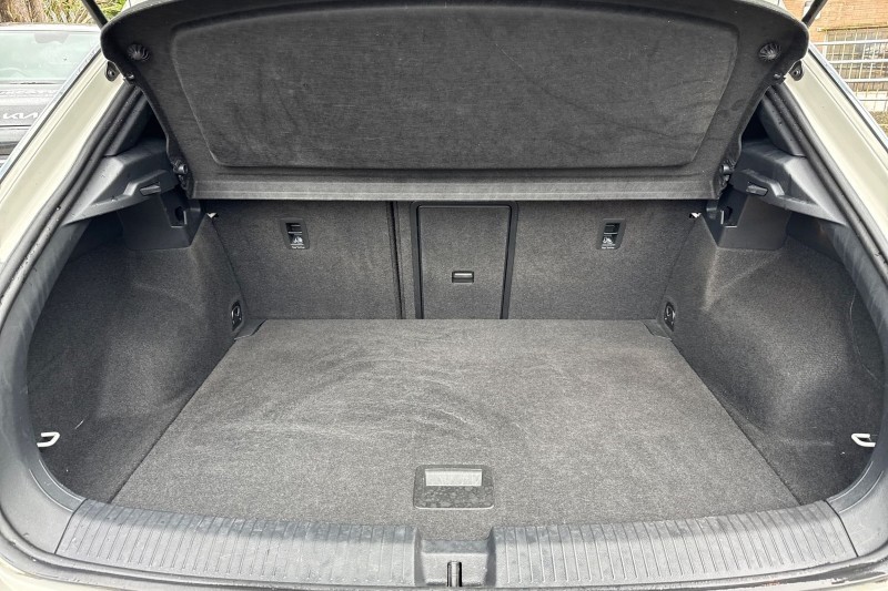 Used Volkswagen T-Roc 2023 for sale - 76982003: Photo 32