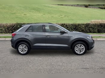 Used Volkswagen T-Roc 2022 for sale - 79664232: Photo