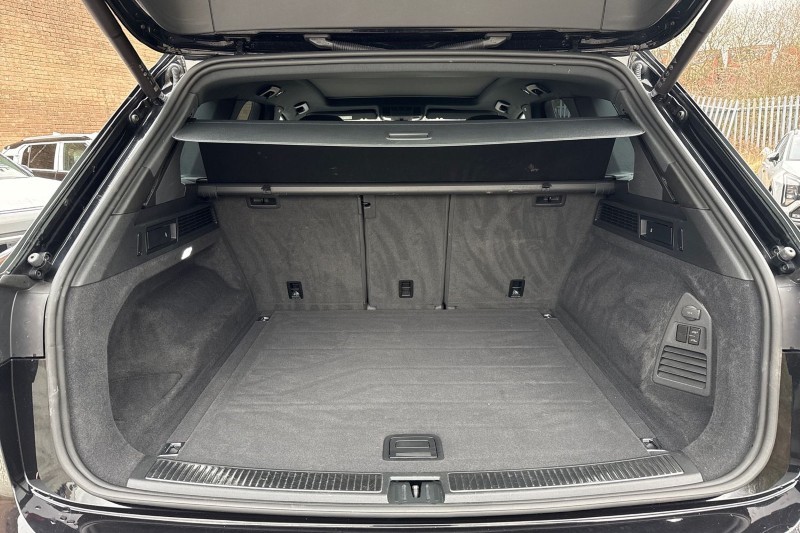 Used Volkswagen Touareg 2023 for sale - 77326437: Photo 35