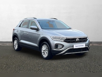 Used Volkswagen T-Roc 2024 for sale - 76981420: Photo