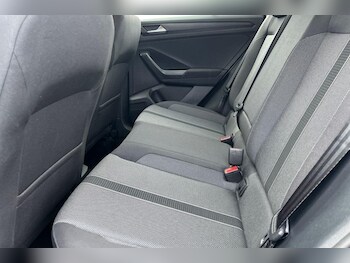 Used Volkswagen T-Roc 2024 for sale - 76981420: Photo