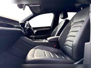 Used Volkswagen Touareg 2023 for sale - 78014750: Photo