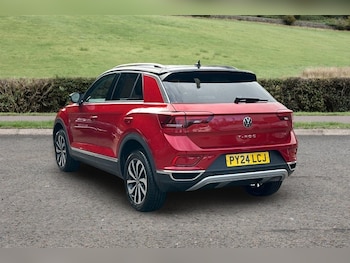 Used Volkswagen T-Roc 2024 for sale - 78618037: Photo