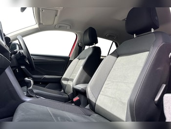 Used Volkswagen T-Roc 2024 for sale - 78618037: Photo