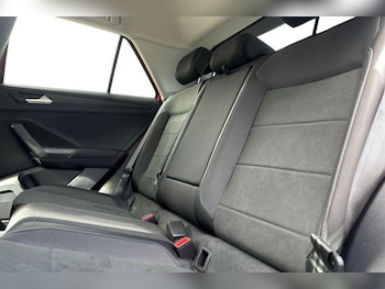 Used Volkswagen T-Roc 2024 for sale - 78618037: Photo