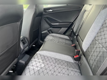 Used Volkswagen T-Roc 2025 for sale - 76981083: Photo