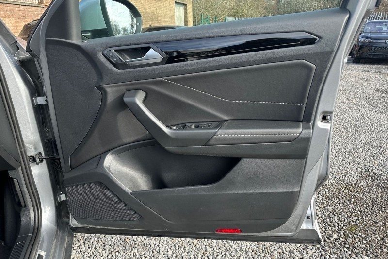 Used Volkswagen T-Roc 2022 for sale - 77834026: Photo 11