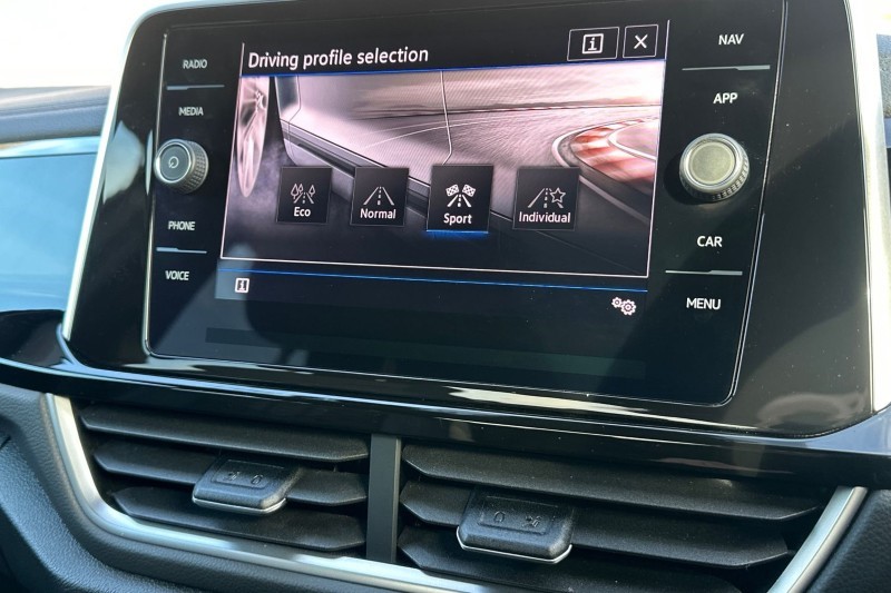 Used Volkswagen T-Roc 2022 for sale - 77834026: Photo 26