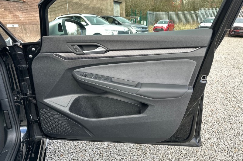 Used Volkswagen Golf 2025 for sale - 77834040: Photo 11