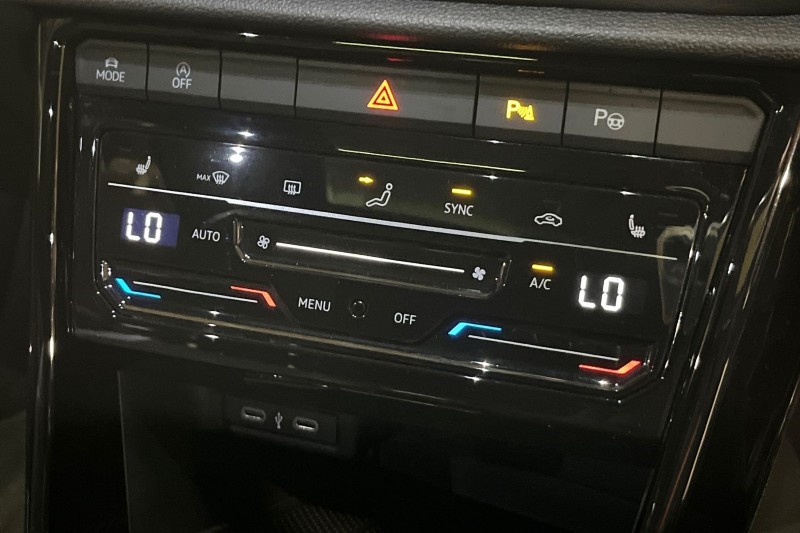 Used Volkswagen T-Roc 2023 for sale - 76981507: Photo 27