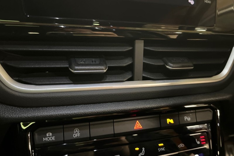 Used Volkswagen T-Roc 2023 for sale - 76981507: Photo 30