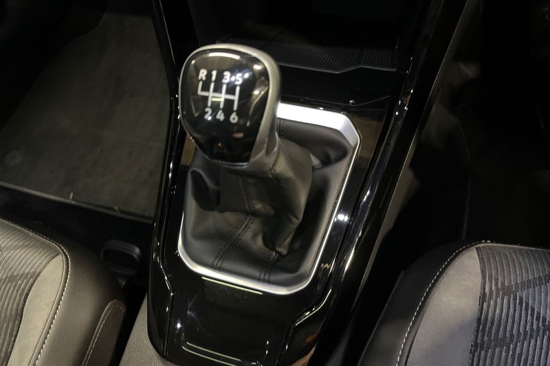 Used Volkswagen T-Roc 2023 for sale - 76981507: Photo 31