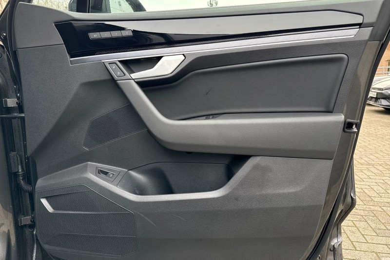 Used Volkswagen Touareg 2025 for sale - 77001359: Photo 12