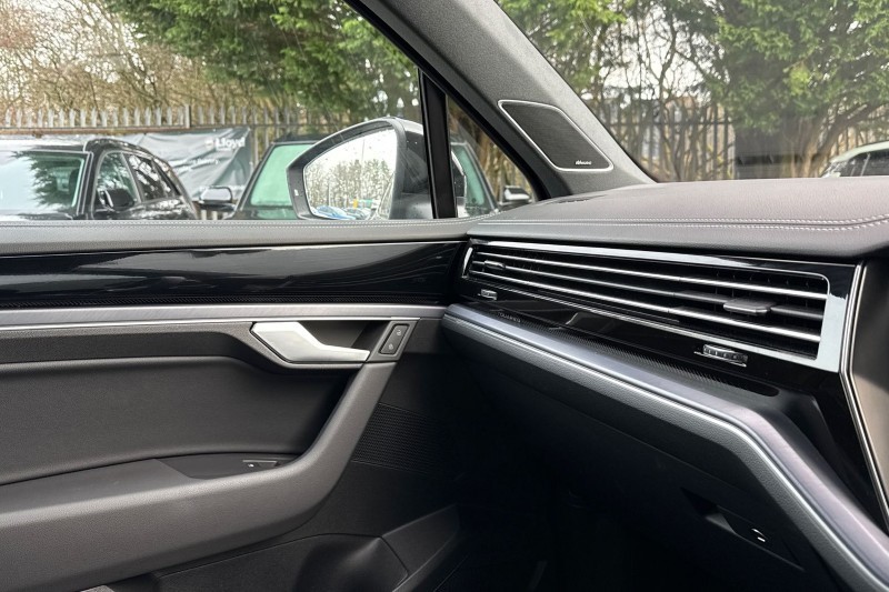 Used Volkswagen Touareg 2025 for sale - 77001359: Photo 30