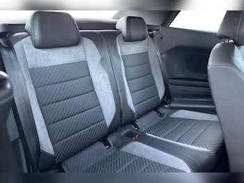 Used Volkswagen T-Roc 2022 for sale - 77135842: Photo