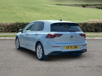 Used Volkswagen Golf 2025 for sale - 79007817: Photo