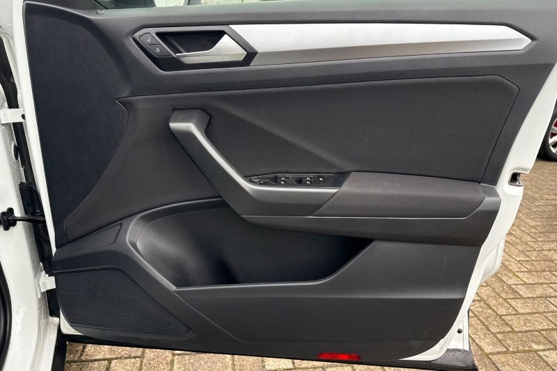 Used Volkswagen T-Roc 2024 for sale - 76980867: Photo 11