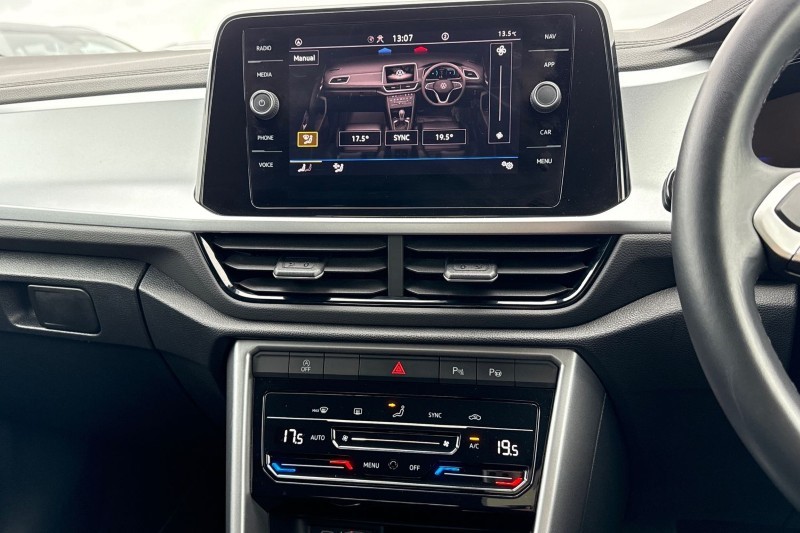 Used Volkswagen T-Roc 2024 for sale - 76980867: Photo 25