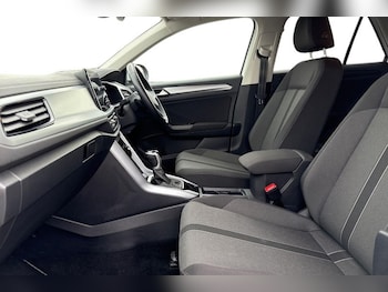 Used Volkswagen T-Roc 2024 for sale - 76980867: Photo