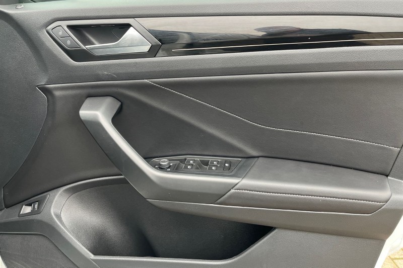 Used Volkswagen T-Roc 2024 for sale - 76981800: Photo 11