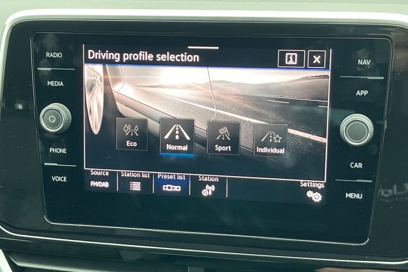 Used Volkswagen T-Roc 2024 for sale - 76981800: Photo 27